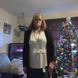 Meet your Posher, Adrienne